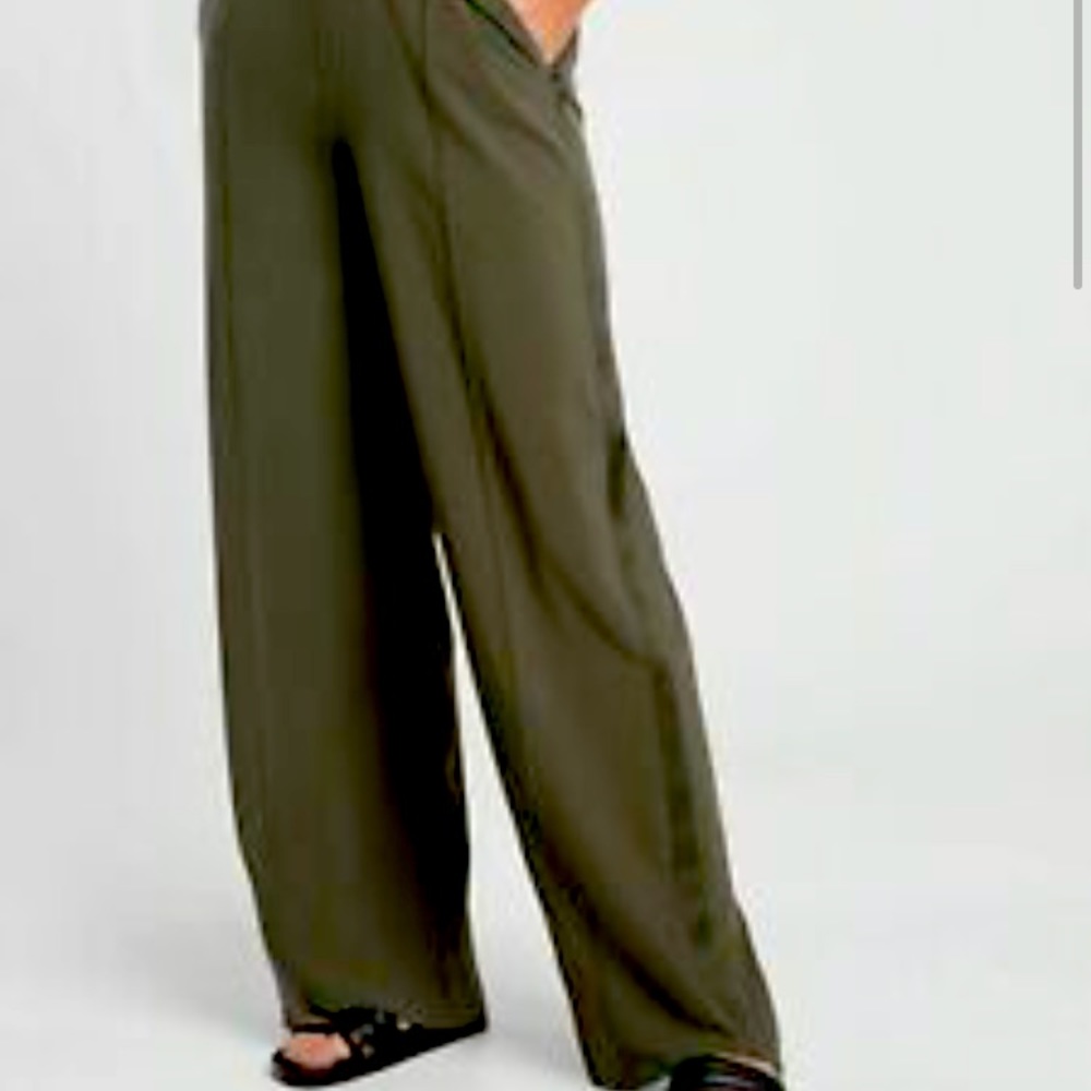 Athleta Wide leg Nolita pants so good for summer and travel